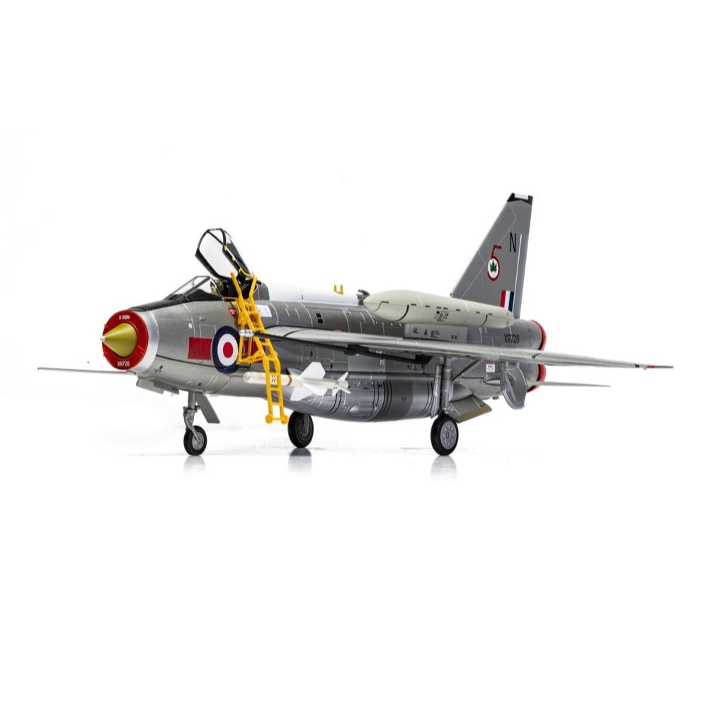 Corgi AA28404 1/48 English Electric Lightning F.6 RAF No. 5 Sqn RAF Leconfield