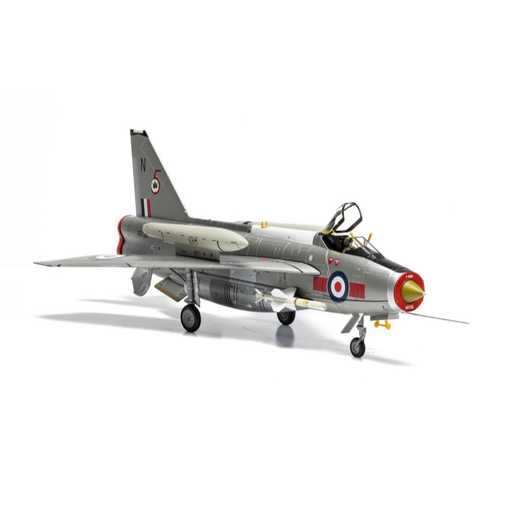 Corgi AA28404 1/48 English Electric Lightning F.6 RAF No. 5 Sqn RAF Leconfield