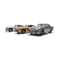 Corgi 1/46 James Bond Aston Martin DB5 Classic Collector Set