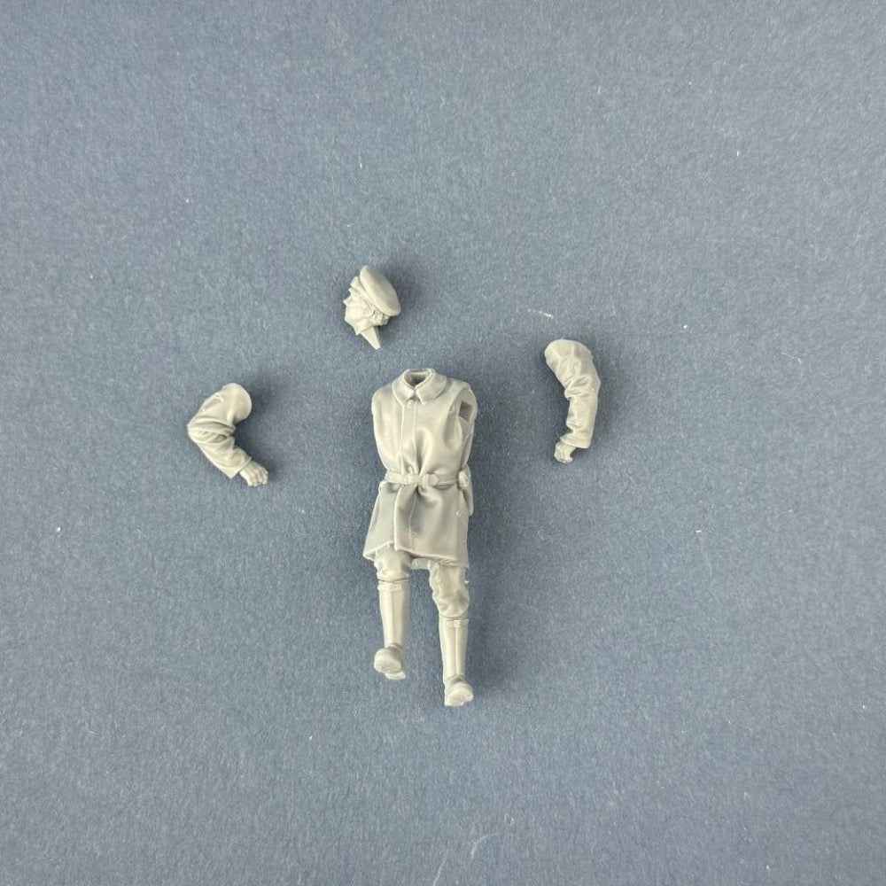 Copper State Models F35-062 1/35 British Dispatch Rider Pushing His Motorcycle