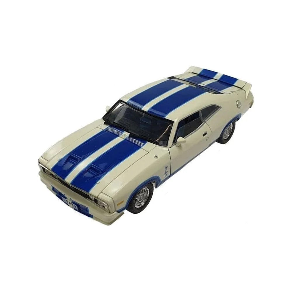 DDA 1/32 Option 96XC Cobra-White With Blue Stripe