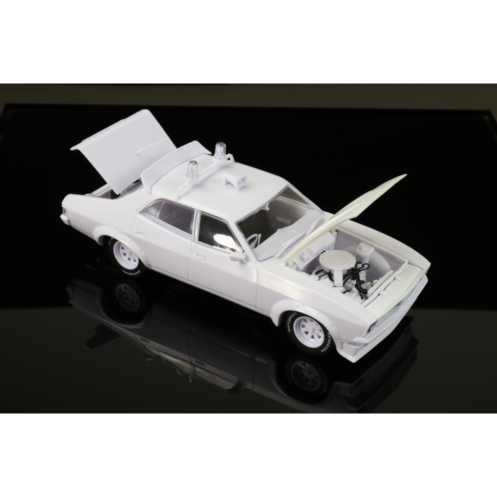 DDA 1/24 XB Pursuit Ford Falcon Sealed Body Opening Bonnet w/Engine Plastic Model Kit