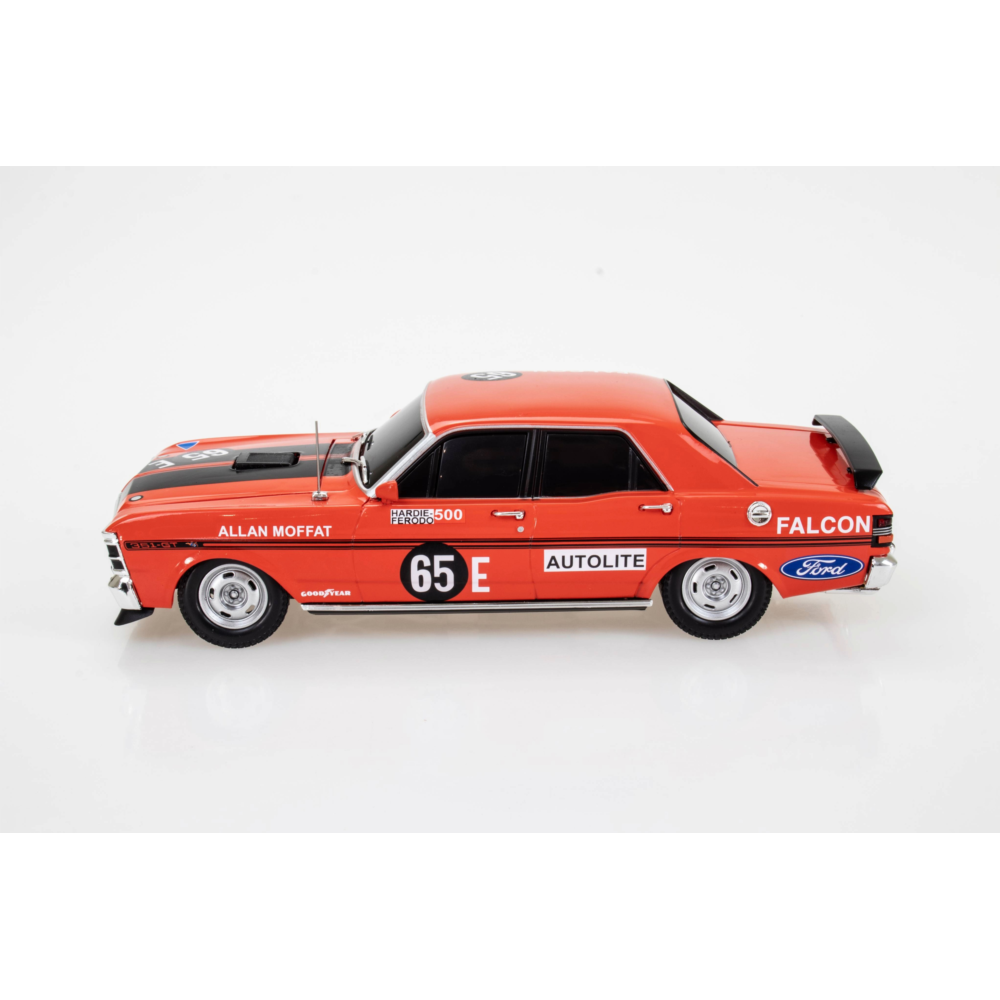 DDA LU18 1:24 No.65E XY Ford GTHO Moffat Bathurst Winner Spectra Rides Light Up Plastic Model Kit