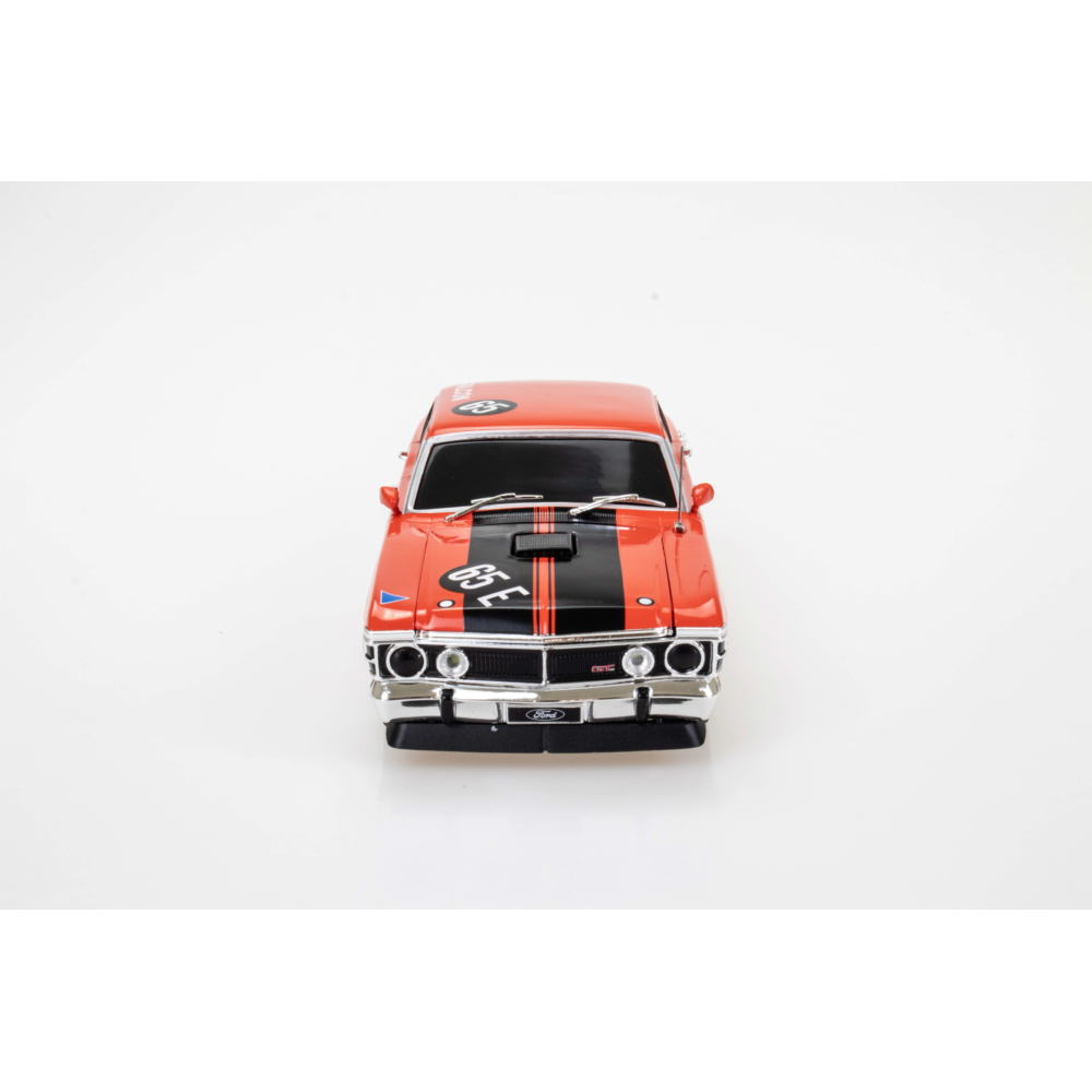 DDA LU18 1:24 No.65E XY Ford GTHO Moffat Bathurst Winner Spectra Rides Light Up Plastic Model Kit