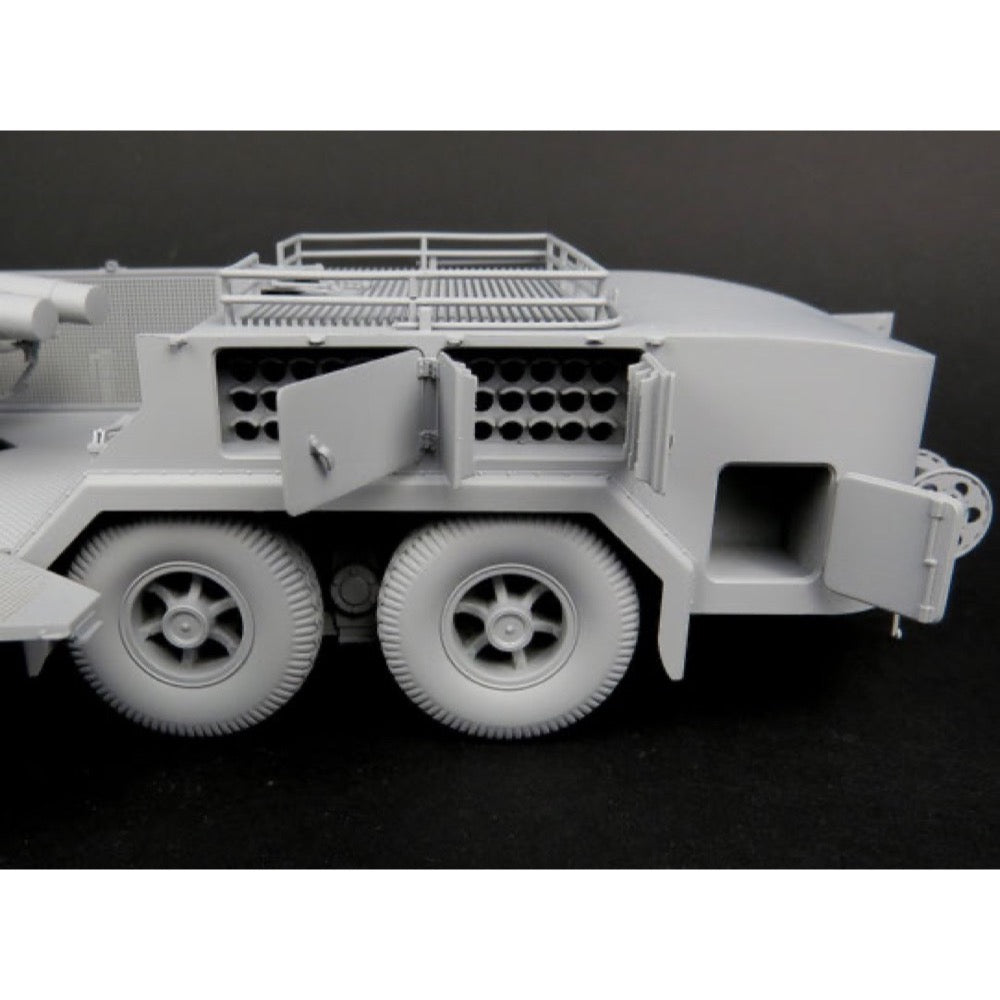 Das Werk 35024 1/35 German 8,8 cm Flak on a 9t VOMAG