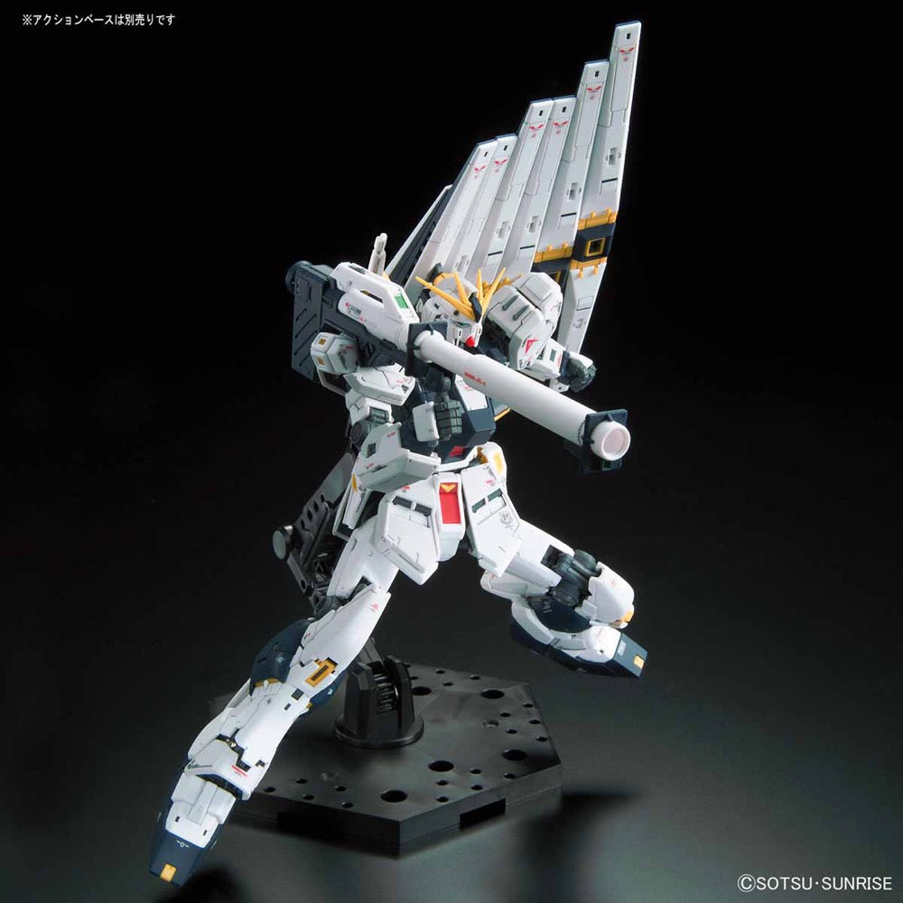 Bandai 5057842 RG 1/144 Nu Gundam