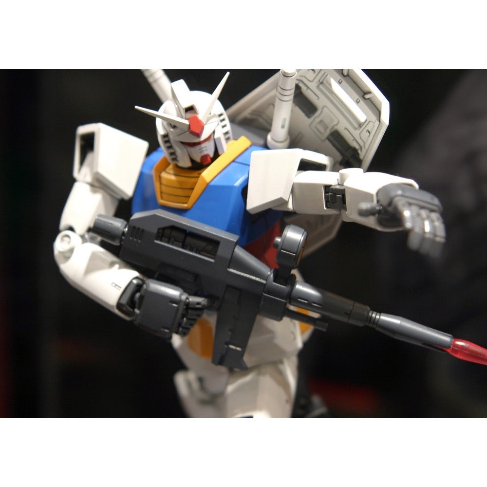Bandai MG 1/100 Gundam RX-78-2 Ver. 2.0