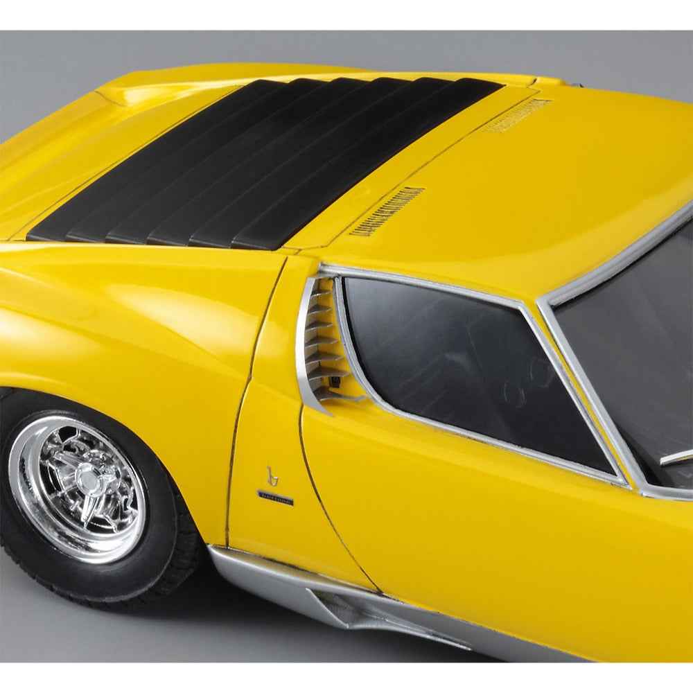 Haasegawa 20511 1/24 Lamborghini Miura P400 SV Detail Up Version Yellow Body