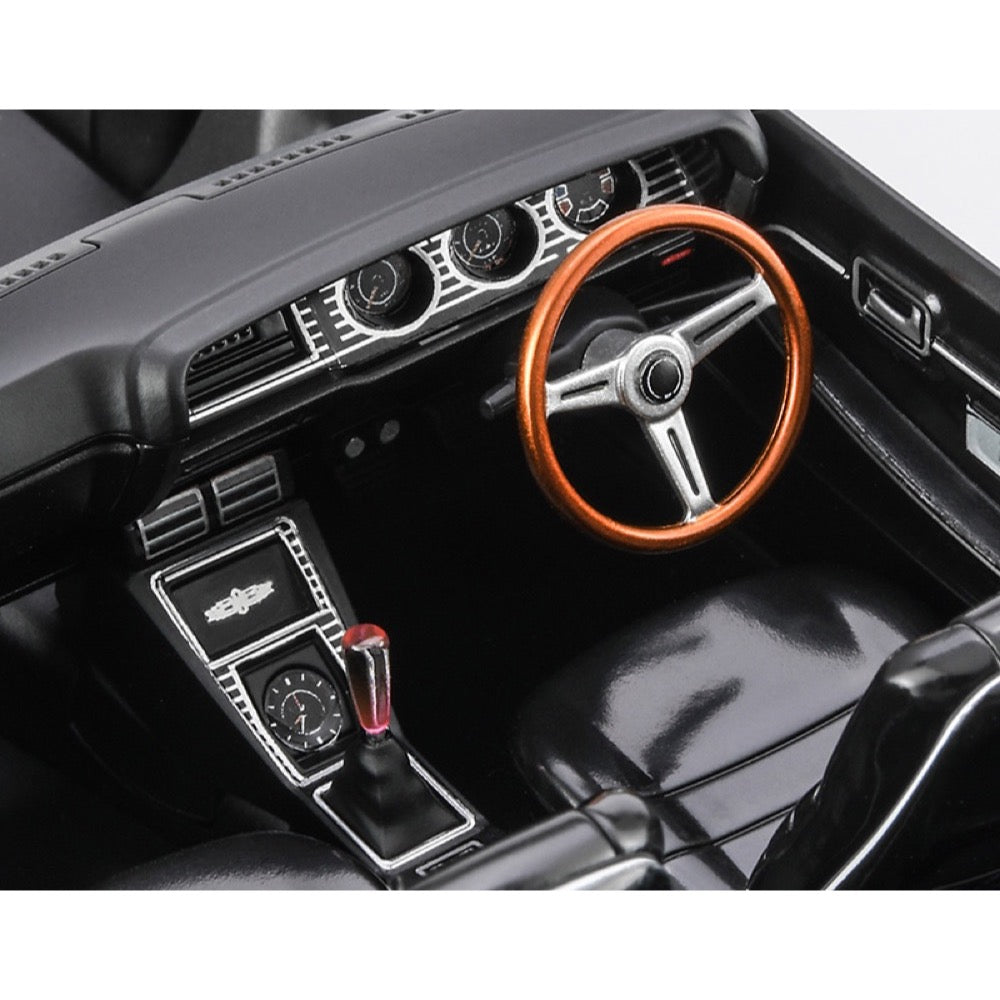 Hasegawa 1/24 Nissan Laurel HT 2000 SGX (KHC130) Early Version (1972) "Custom Version"