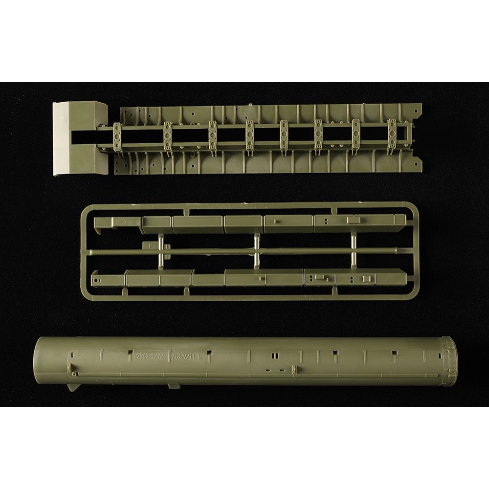 HobbyBoss 1/72 DF-61 ICBM Plastic Model Kit