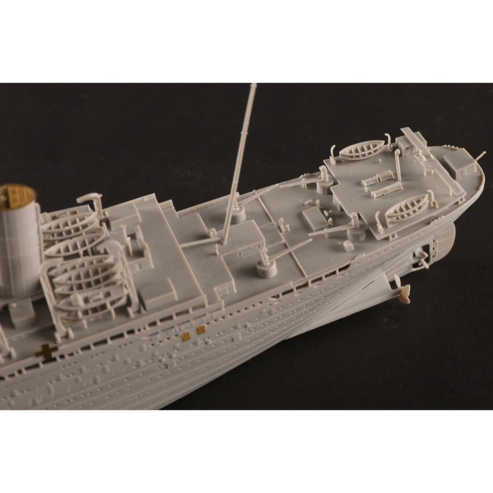 HobbyBoss 1/700 HMHS Britannic
