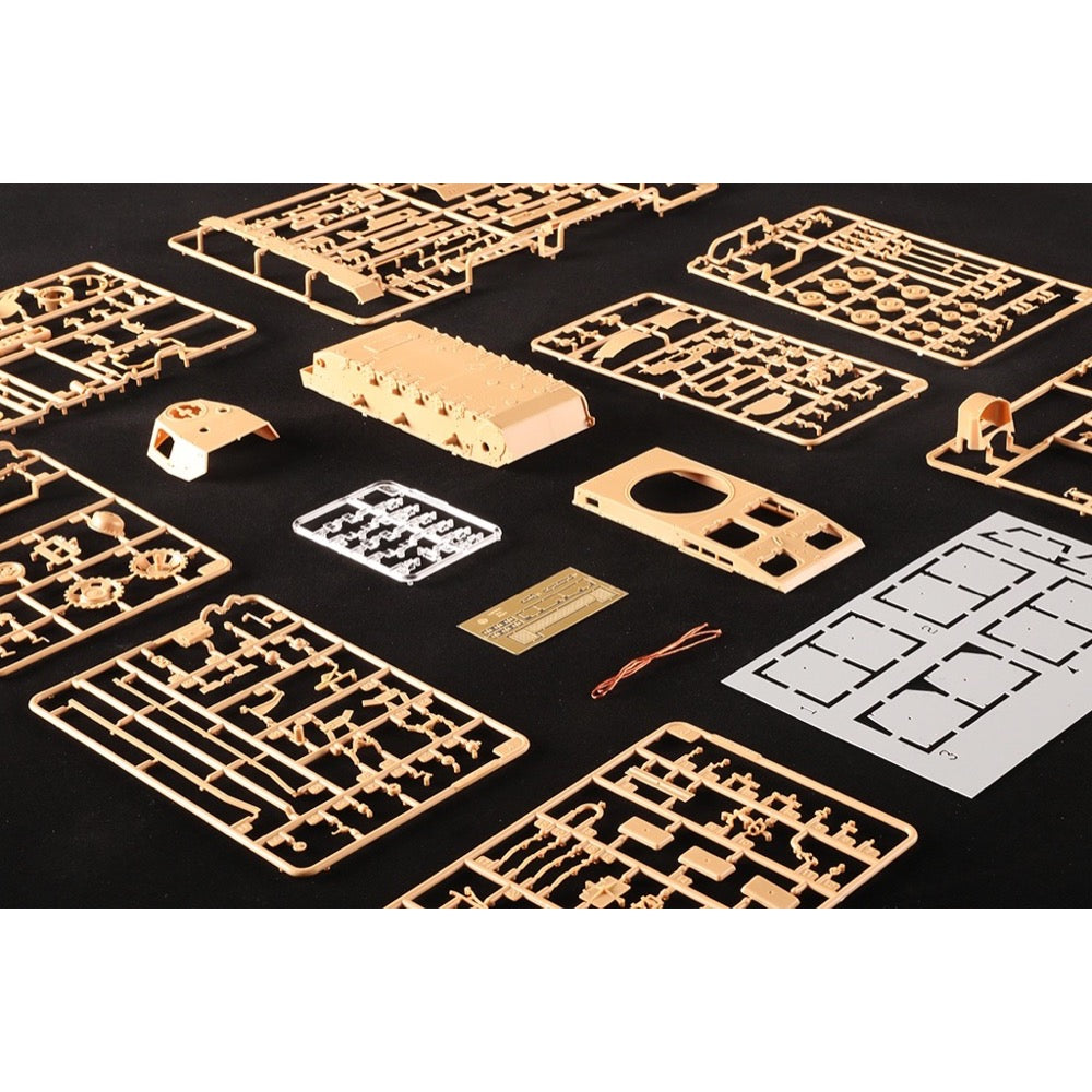 HobbyBoss 1/35 Pz.Kpfw.III Ausf.M Plastic Model Kit