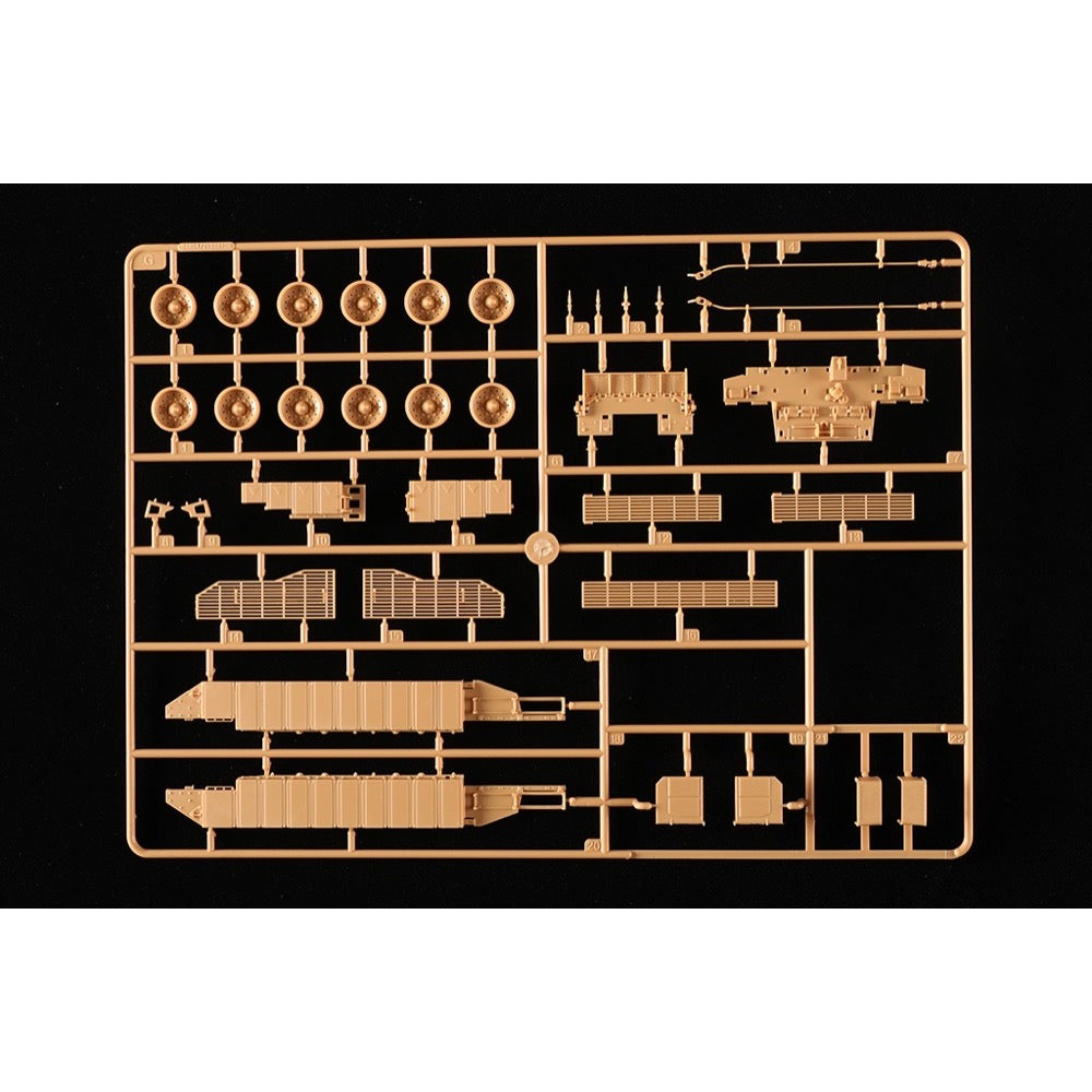HobbyBoss 1/48 British Challenger 2 Enhanced Armour Plastic Model Kit