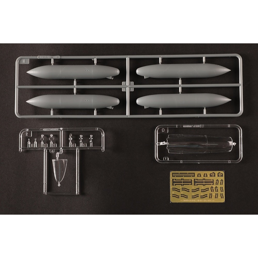 HobbyBoss 1/48 F/A-18F Super Hornet VFC-12 Plastic Model Kit