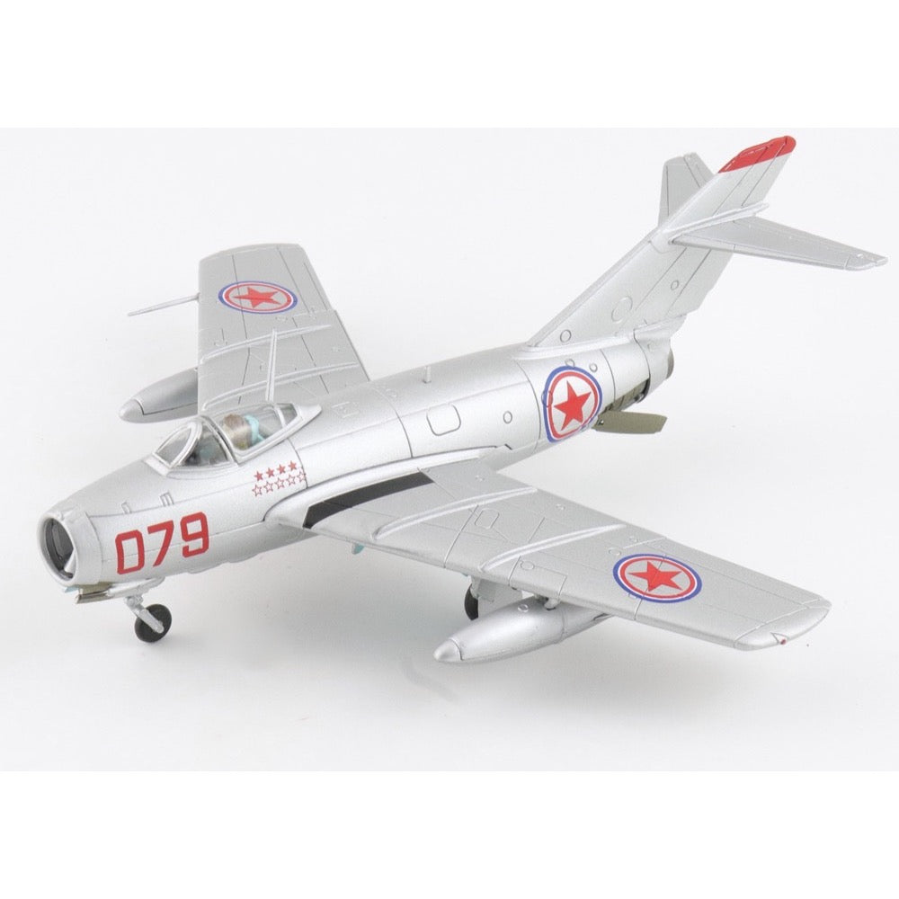 Hobby Master 2430 1/72 MIG-15bis Red 079 Chinese People's Volunteers AF North Korea 1950s