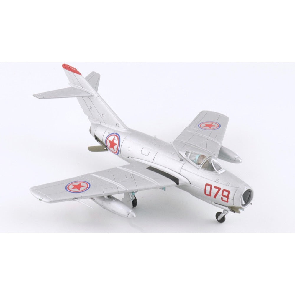 Hobby Master 2430 1/72 MIG-15bis Red 079 Chinese People's Volunteers AF North Korea 1950s
