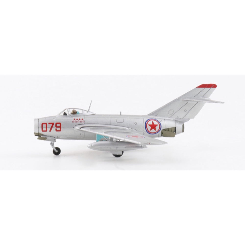 Hobby Master 2430 1/72 MIG-15bis Red 079 Chinese People's Volunteers AF North Korea 1950s