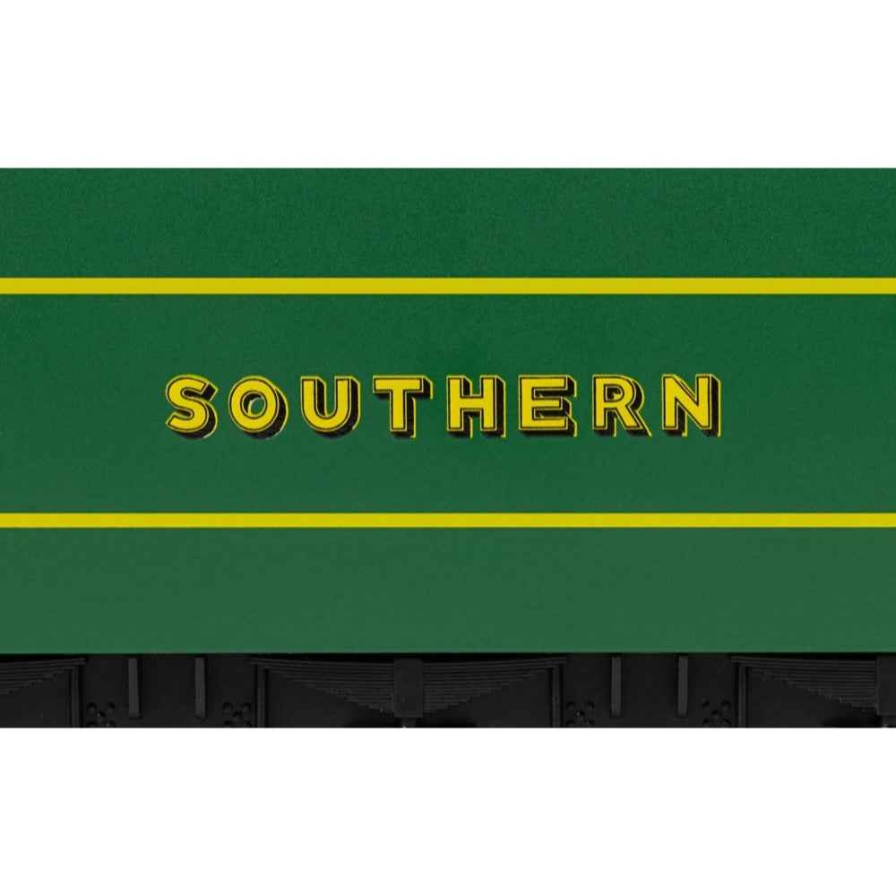 Hornby R30560SS OO SR Merchant Navy Class Cunard White Star Line 21C4 Steam Locomotive with Steam Generator & DCC Sound Fitted