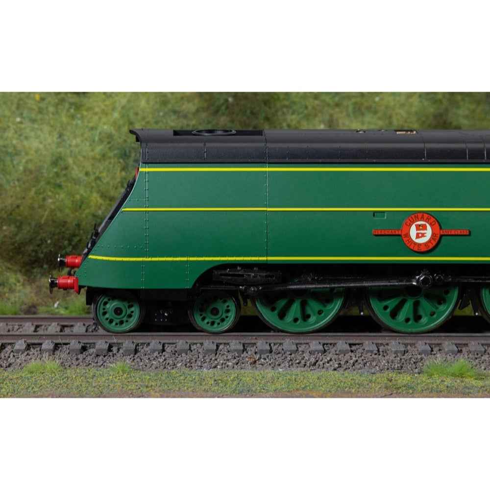 Hornby R30560SS OO SR Merchant Navy Class Cunard White Star Line 21C4 Steam Locomotive with Steam Generator & DCC Sound Fitted