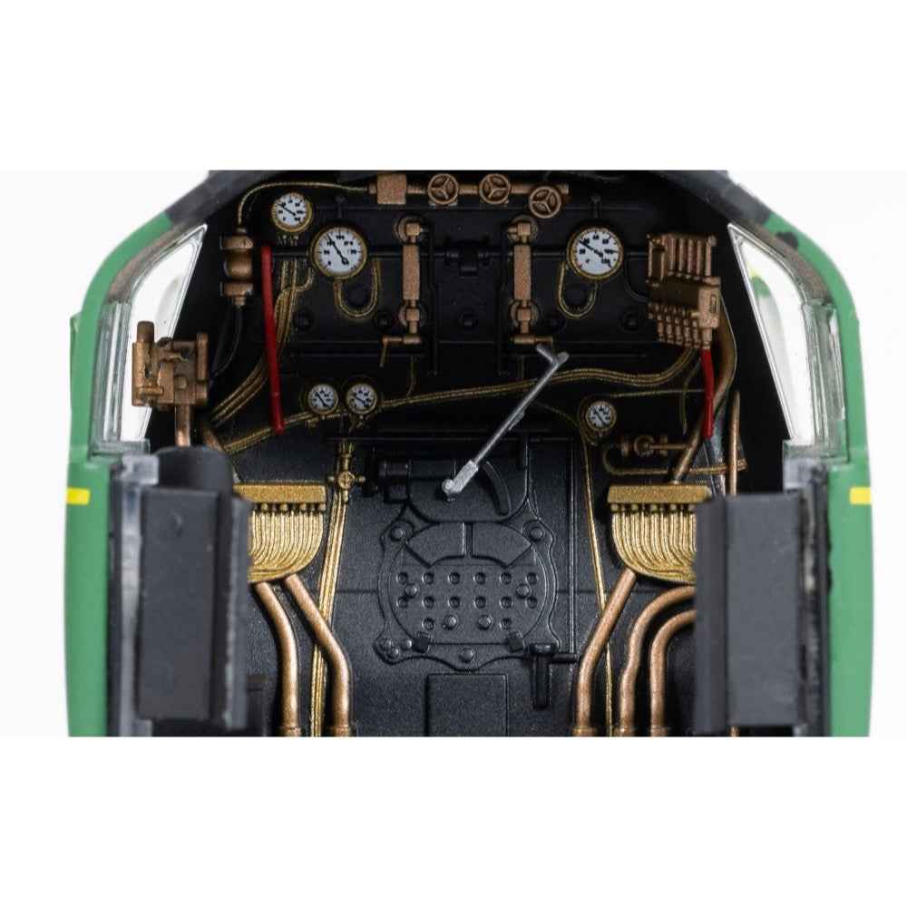 Hornby R30560SS OO SR Merchant Navy Class Cunard White Star Line 21C4 Steam Locomotive with Steam Generator & DCC Sound Fitted