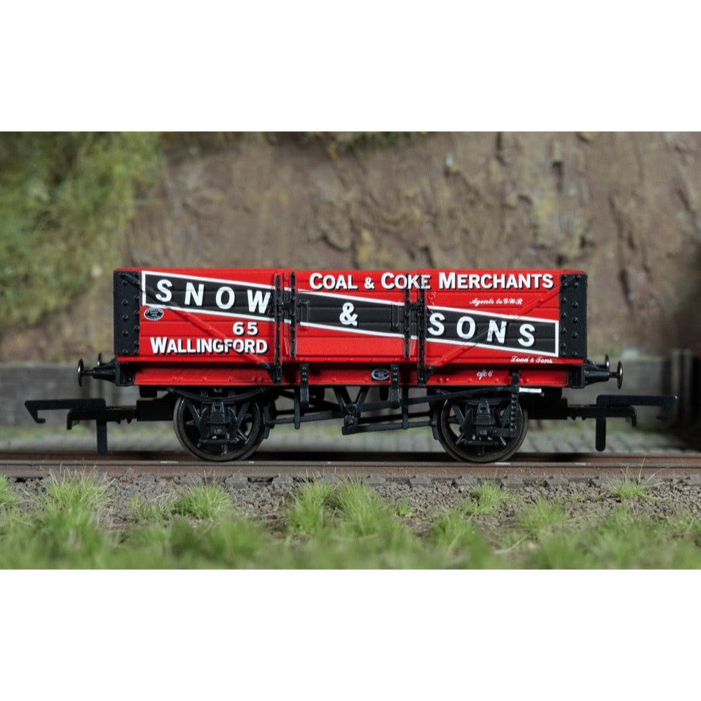 Hornby R60305 OO Snow & Sons 5 Plank Wagon No. 65