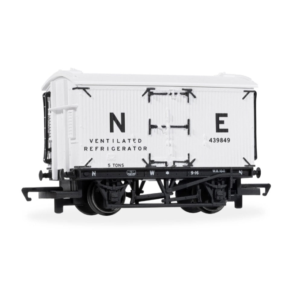 Hornby R60350 OO RailRoad Refrigerator Van