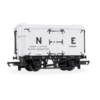 Hornby R60350 OO RailRoad Refrigerator Van