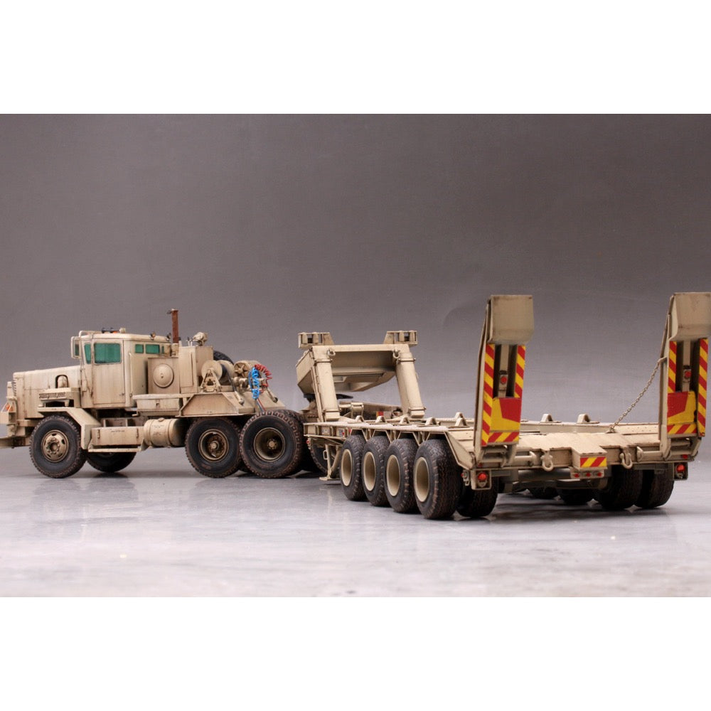 Hobby Boss 85519 1/35 M911 C-HET w/m747 Heavy Equipment Semi-Trailer
