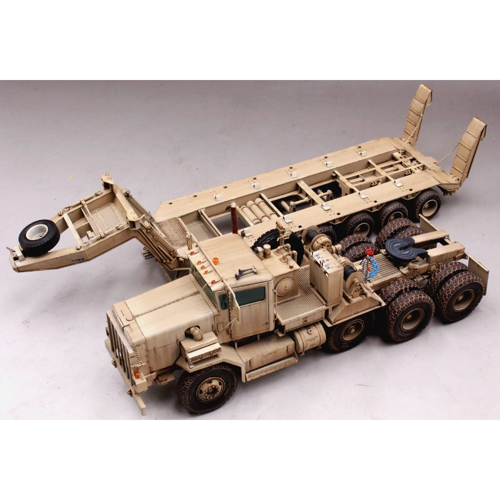 Hobby Boss 85519 1/35 M911 C-HET w/m747 Heavy Equipment Semi-Trailer