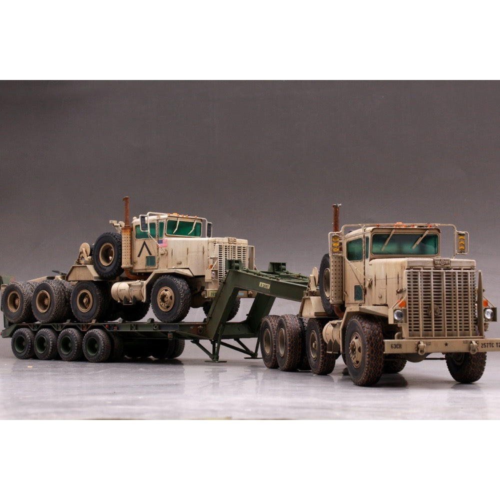 Hobby Boss 85519 1/35 M911 C-HET w/m747 Heavy Equipment Semi-Trailer