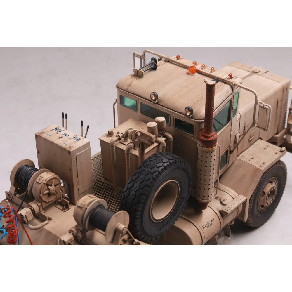 Hobby Boss 85519 1/35 M911 C-HET w/m747 Heavy Equipment Semi-Trailer