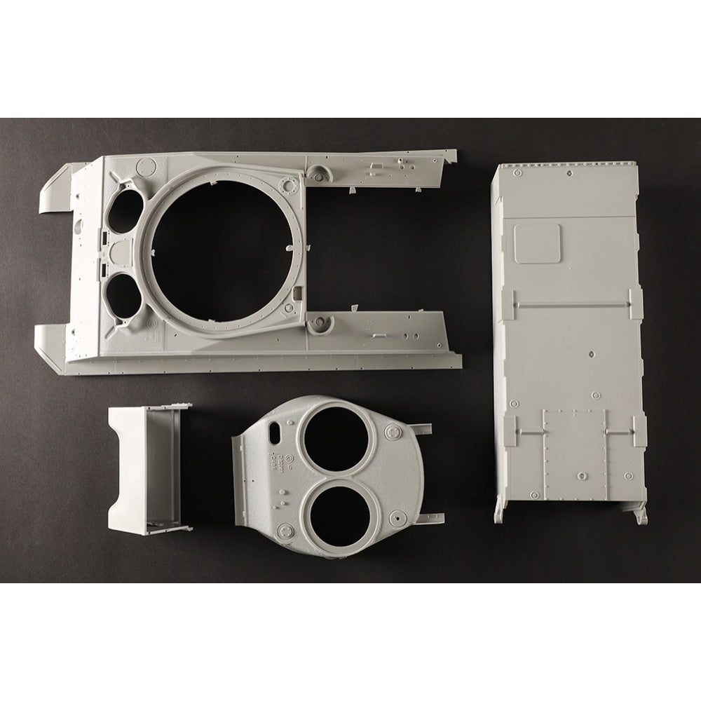 I Love Kit 1/16 M4A3E8 Thunder VII Medium Tank Plastic Model Kit