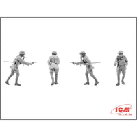 ICM 35703 1/35 British Infantry in Gas Masks WWI 1917 4 Figures