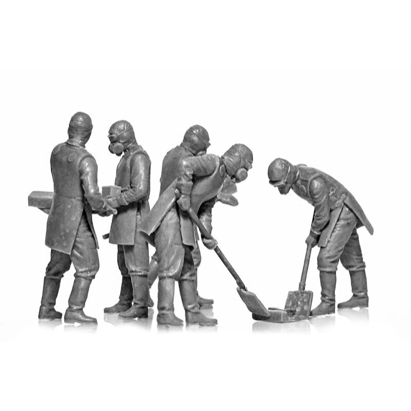 ICM 35903 1/35 Chernobyl No.3 Rubble Cleaners