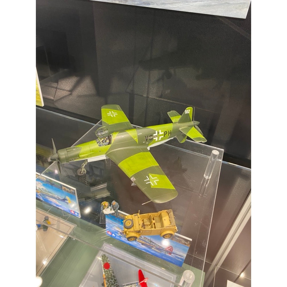 Tamiya 25206 1/48 Dornier Do335A Pfeil and Kubelwagen Type 82 Set