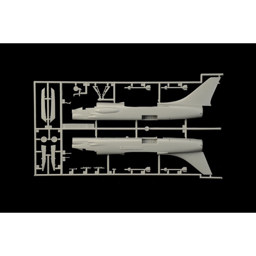 Italeri 1456S 1/72 F-8E Crusader