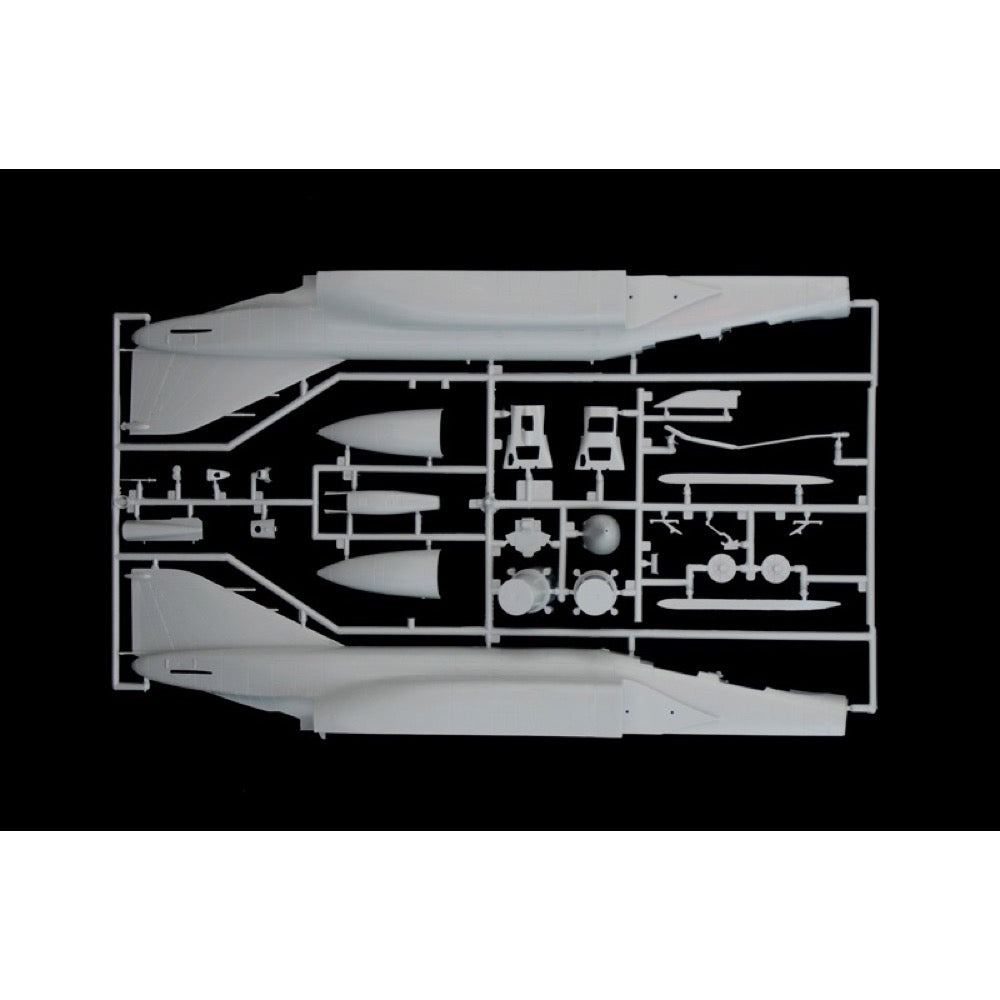Italeri 2770 1/48 MacDonnell Douglas F-4E Phantom II (RAAF Decals)