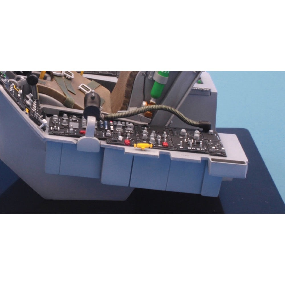 Italeri 2990 1/12 F-16 Cockpit