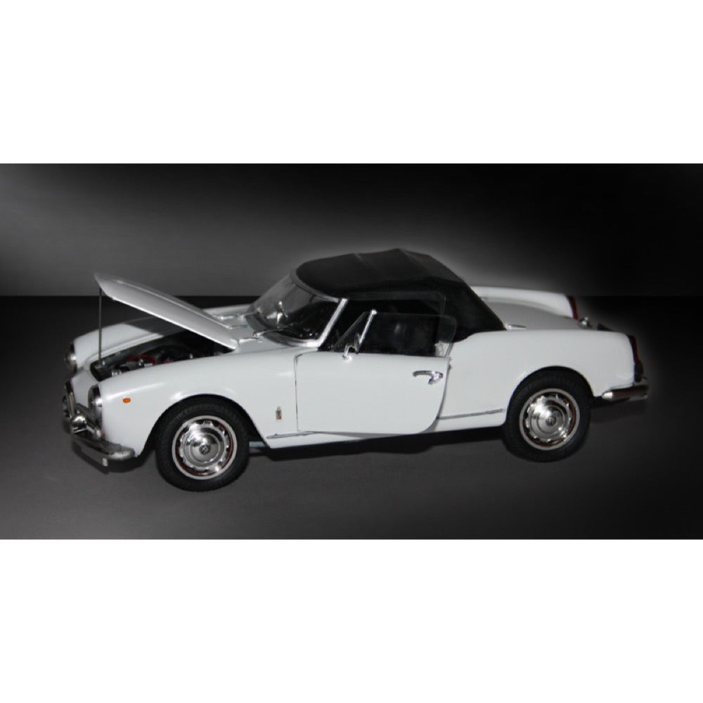 Italeri 3653 1/24 Alpha Romeo Gulietta Spyder 1600