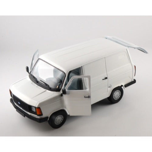 Italeri 3687 1/24 Ford Transit MK2
