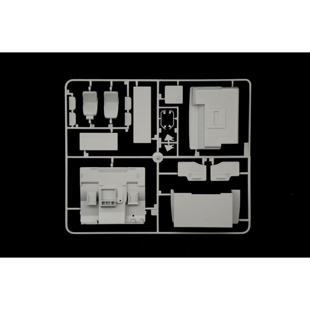 Italeri 3924S 1/24 Mercedes-Benz Eurocab 6x4