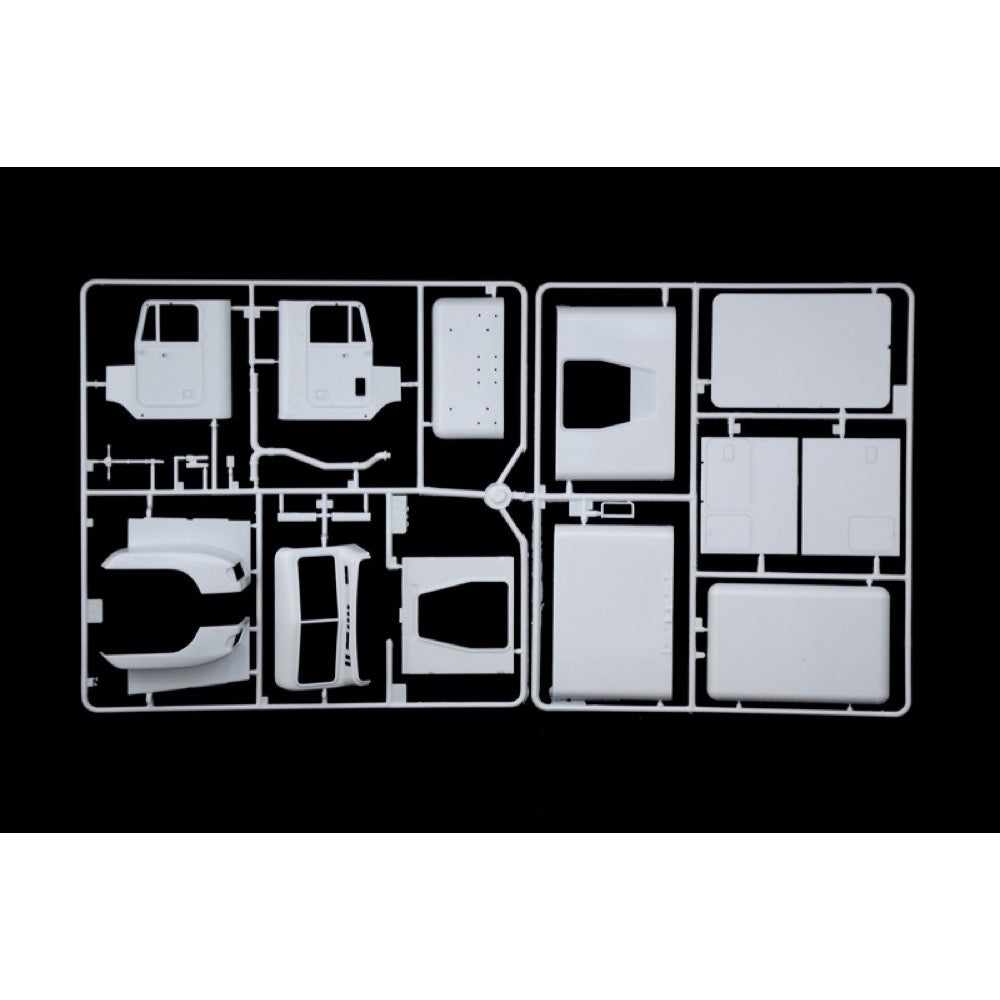 Italeri 3925 1/24 Freightliner FLD 120 Special