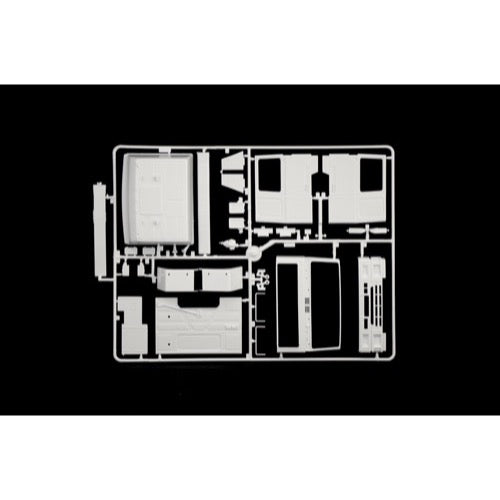 Italeri 3945 1/24 Volvo F16 Globetrotter Canvas with Elevator 8001283039451