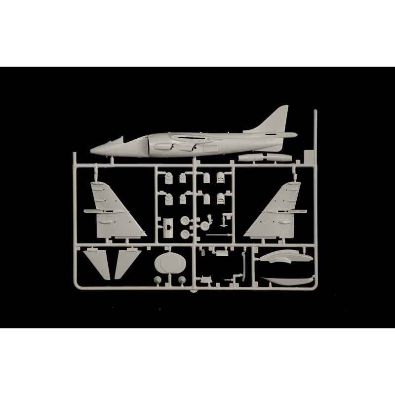 Italeri 90193 1/72 AV-8B Harrier II 25