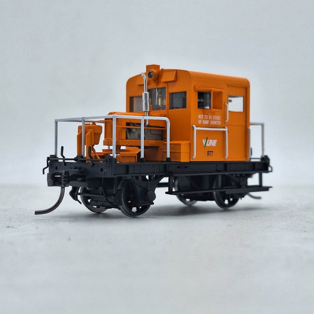 Ixion Models HO RT 7 V-LINE Orange 12V DC