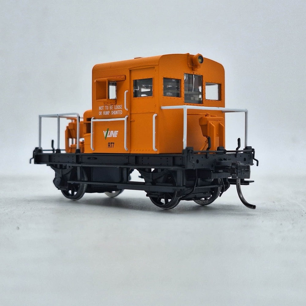 Ixion Models HO RT 7 V-LINE Orange 12V DC