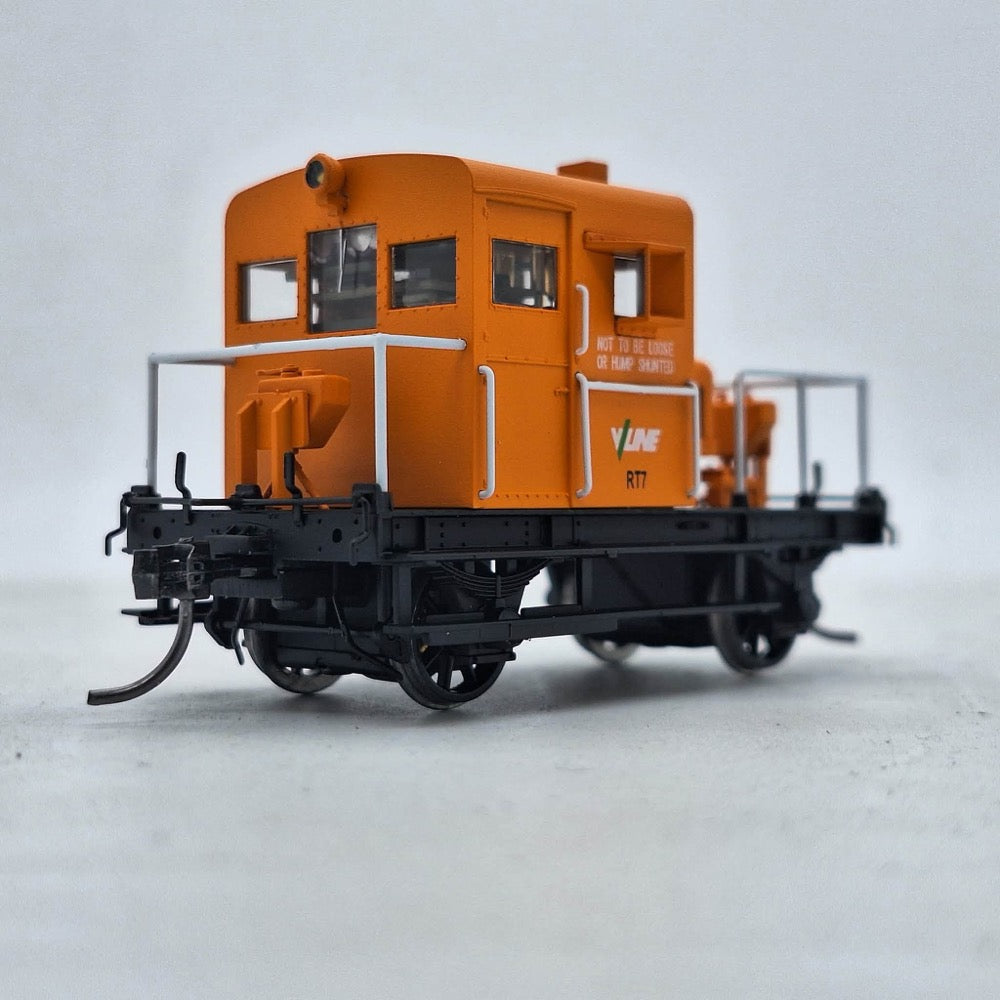 Ixion Models HO RT 7 V-LINE Orange DCC Sound Fitted