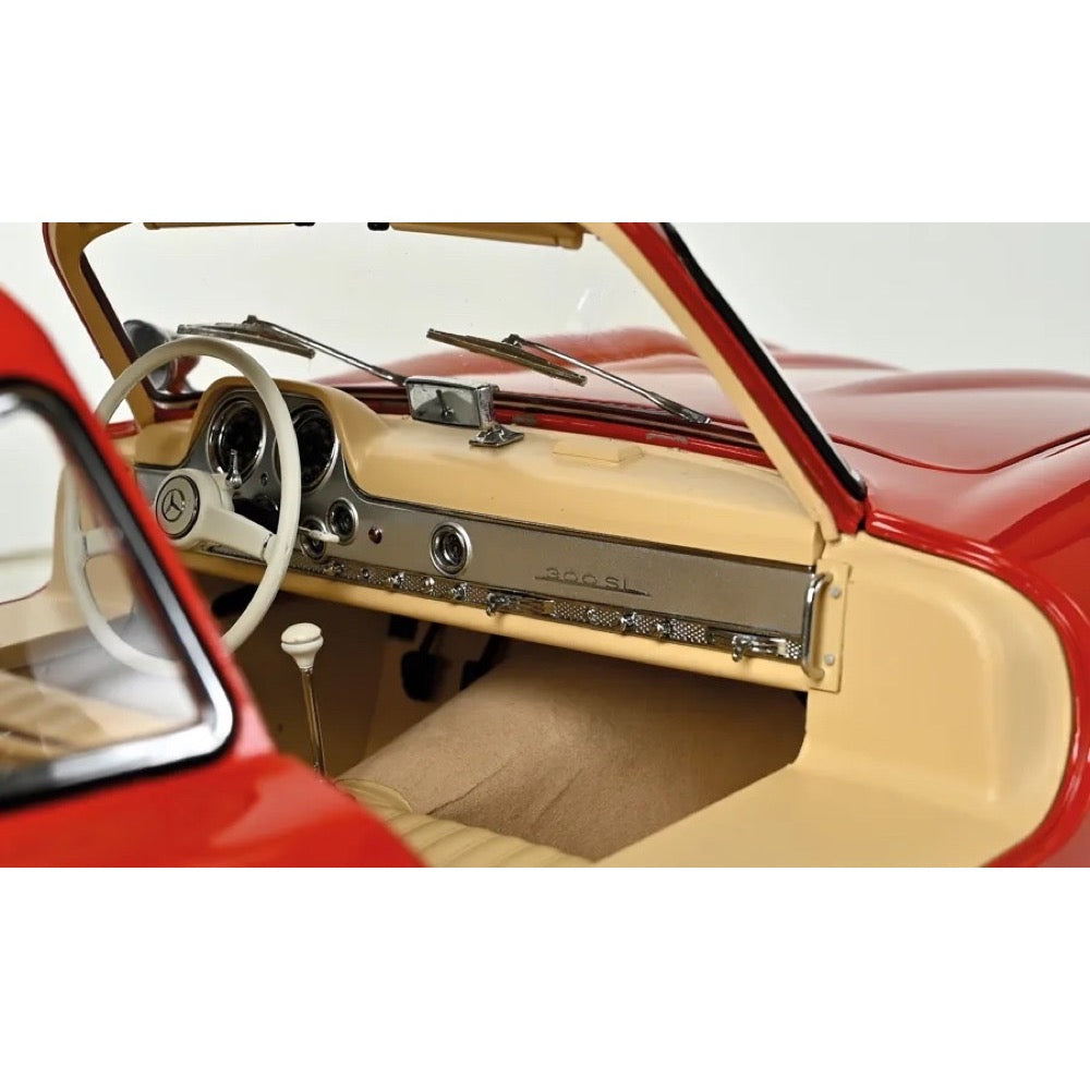 IXO Models 1/8 Mercedes-Benz 300 SL-R