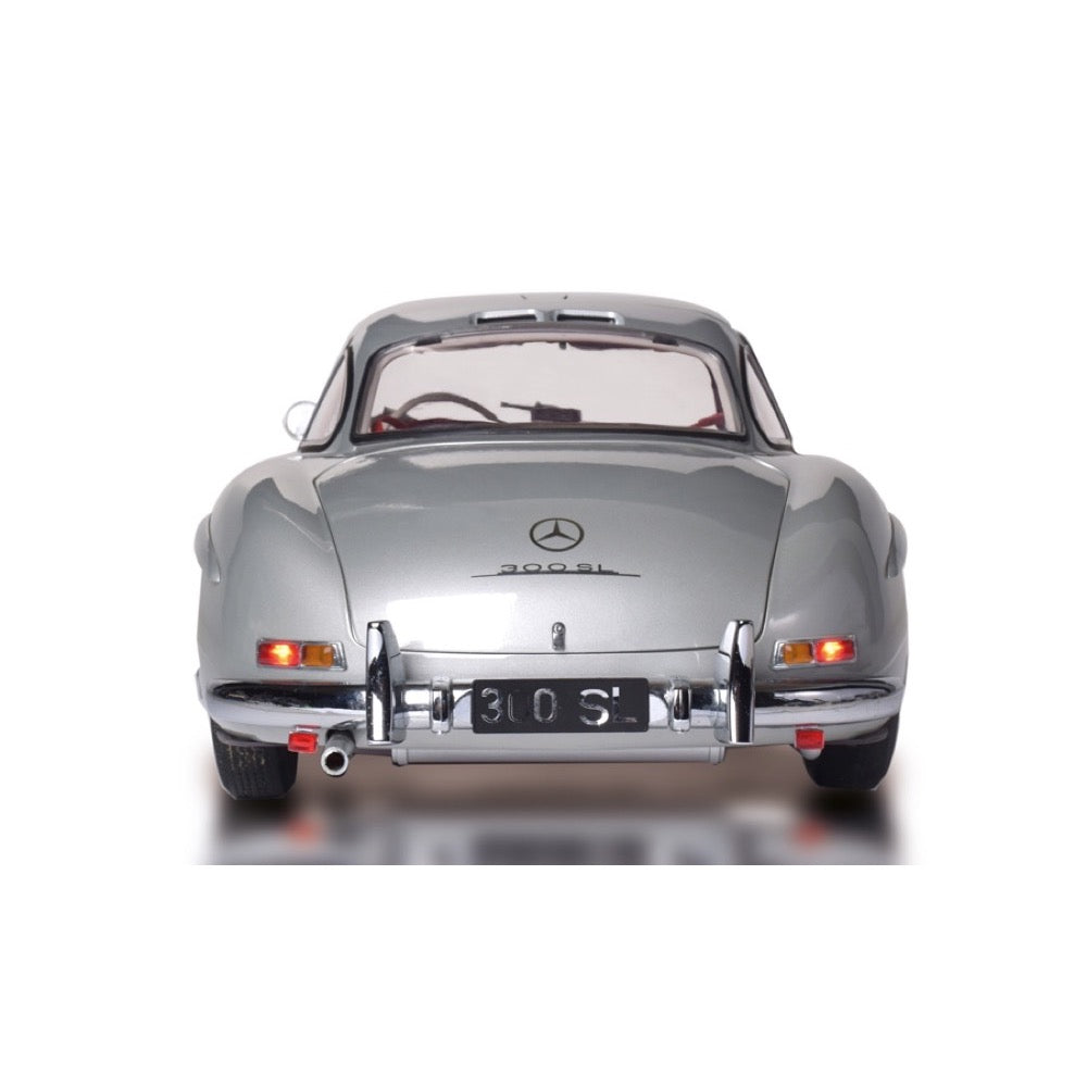 IXO Models 1/8 Mercedes-Benz 300 SL-S