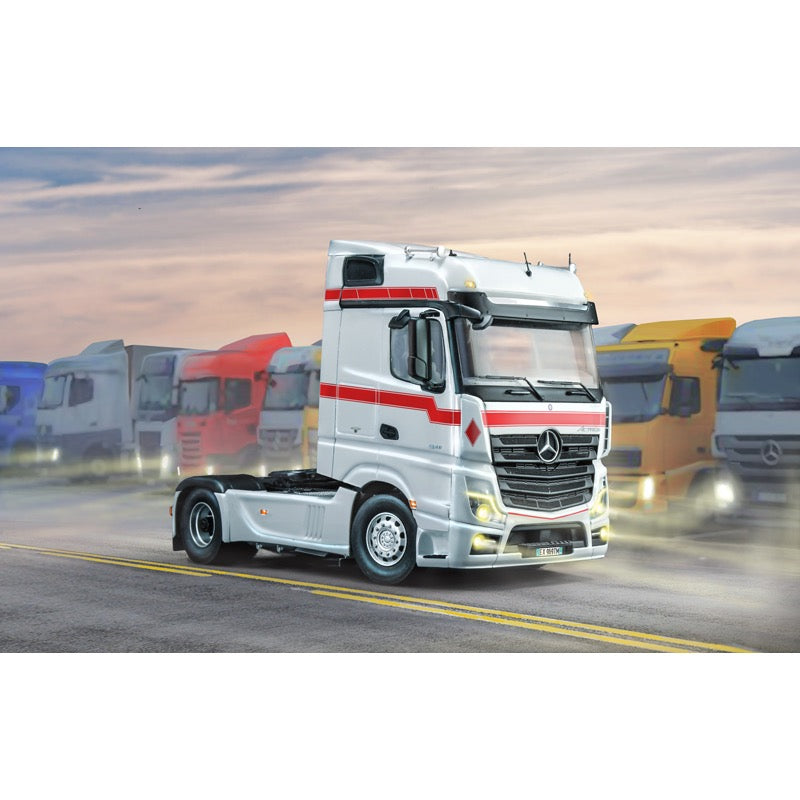 Italeri 3948 1/24 Mercedes Benz MP4 Big Space Plastic Model Kit